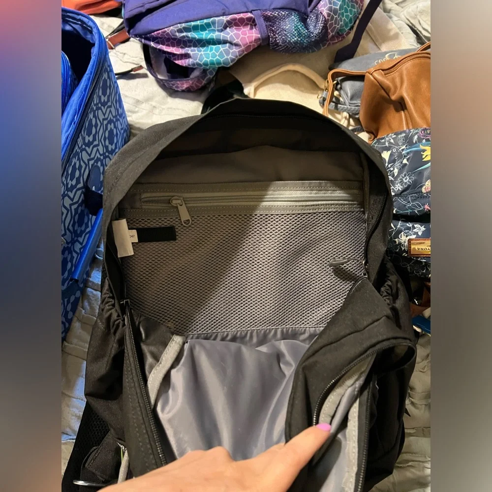 Back pack - Picture 4 of 4